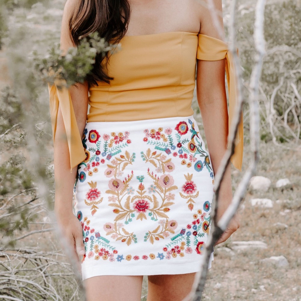 Yellow dress bow tie sleeves